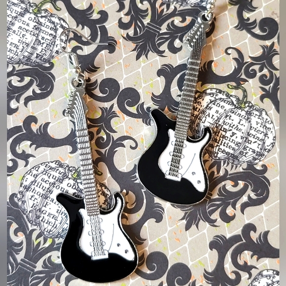 Jewelry - Guitar Earrings